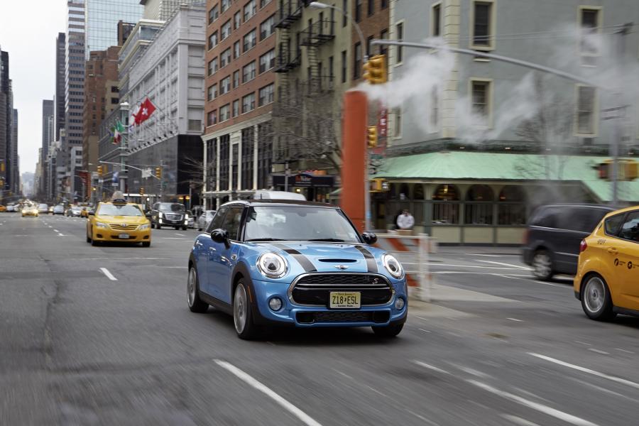 Mini Cooper S 5-Door 2015 года  (US) (фото 5 из 27)